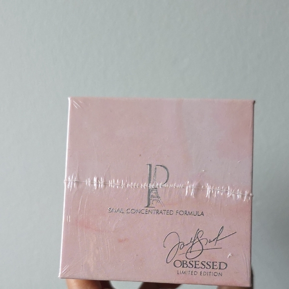 Pink Snail Skin Cell Renewal Cream - Picture 4 of 4